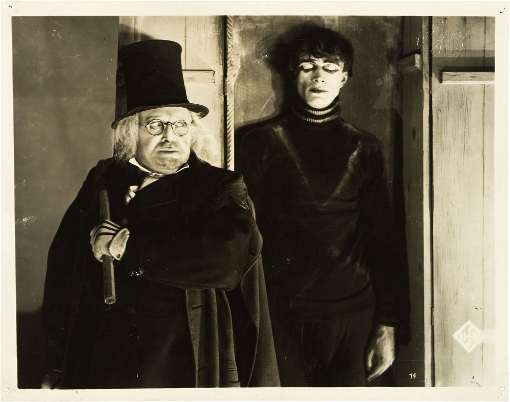 THE-CABINET-OF-DR-CALIGARI-2